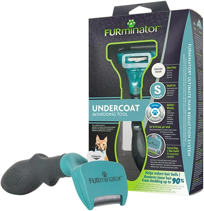 Rasqueadeira FURminator small para gato de pelo curto, com cabo azul, ao lado da embalagem