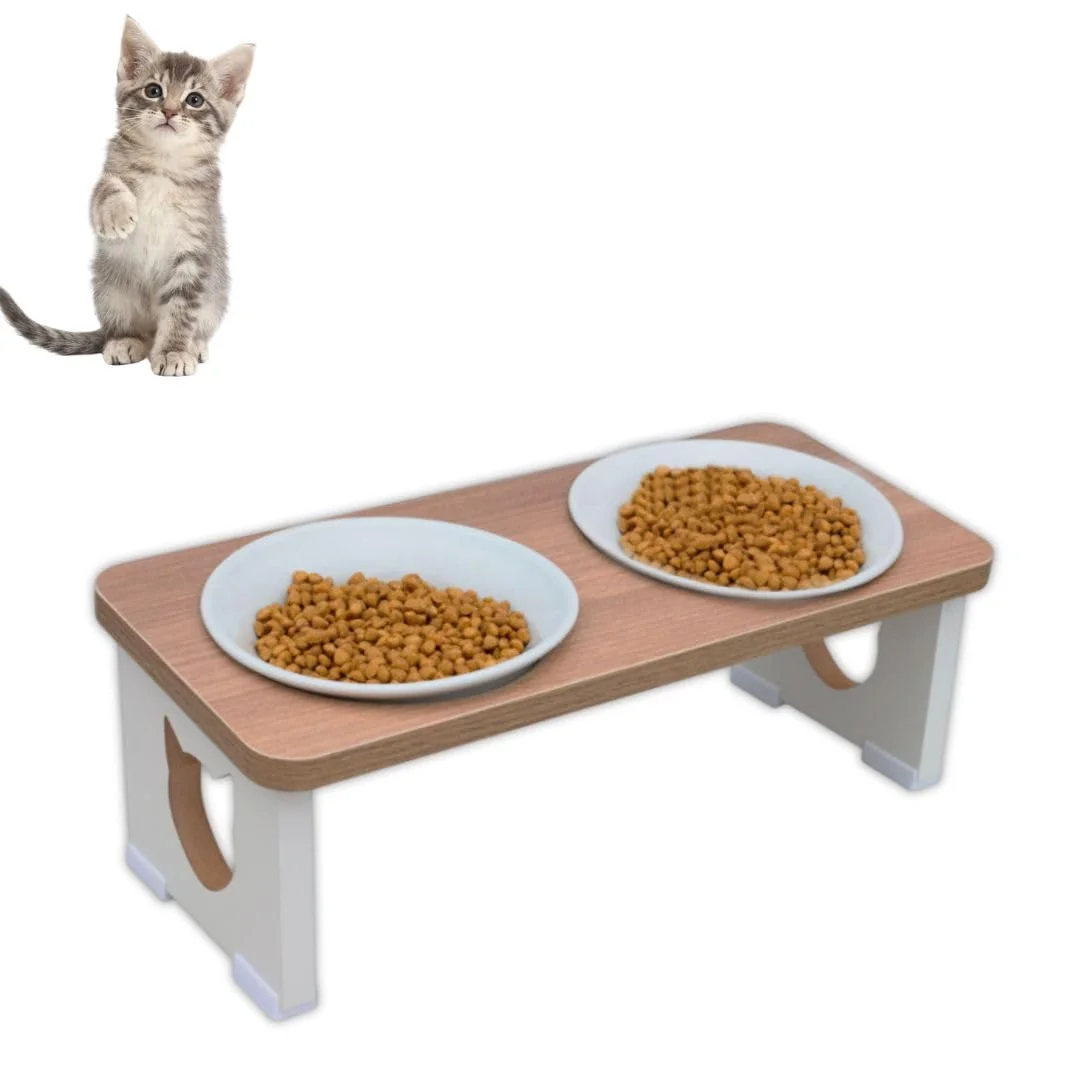 Comedouro elevado duplo Maderacco com estrutura de madeira e duas tigelas de porcelana para gato