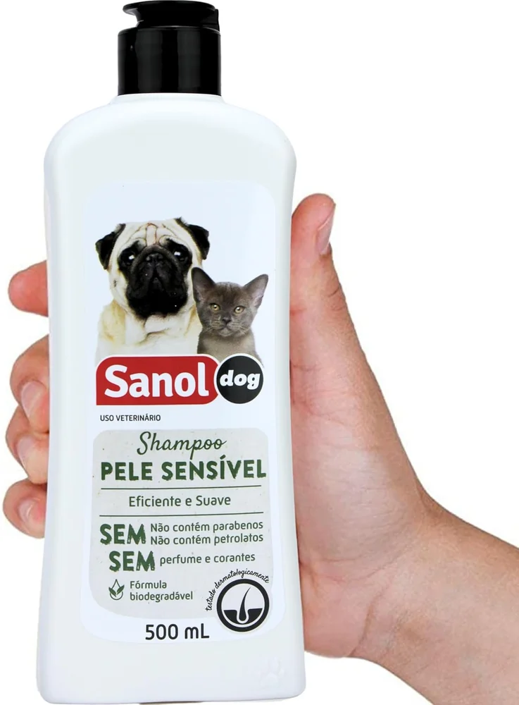 Frasco de 500 ml do shampoo Sanol Dog Pele Sensível sem aroma para cães e gatos